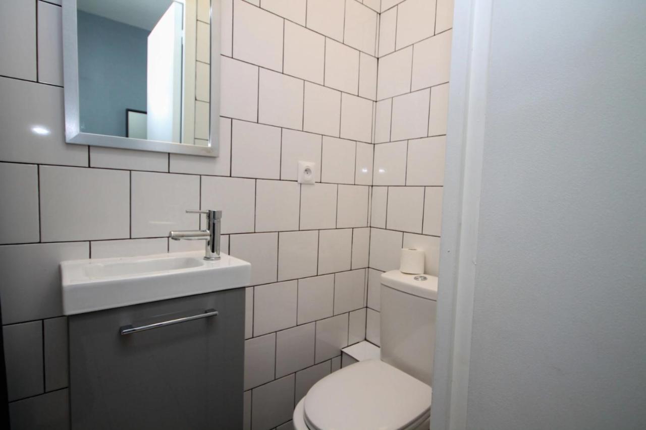 02 - Chambre Avec Lit Double Et Sdb Prive Wifi Saint-Denis  Exterior photo